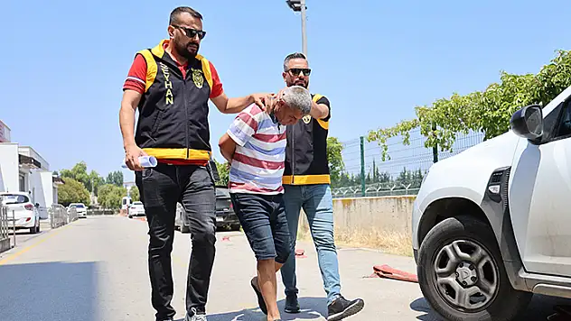 Mühür bozma suçundan aranıyordu, evinde cephanelik çıktı
