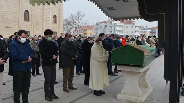 Münevver Sarı  dualarla defnedildi