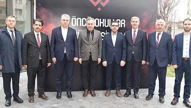 Murat Yiğit, 'Öncü Okullar Öncü Şahsiyetler Öğrenci Paneli'ne katıldı