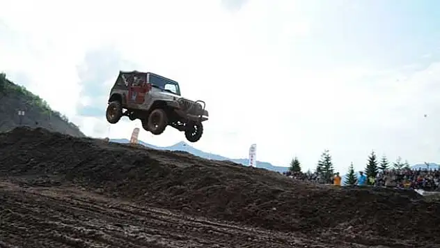 Murgul 1. Off-Road yarışları nefes kesti