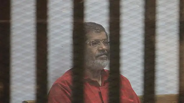 Mursi'nin duruşması ertelendi