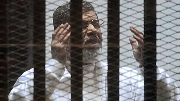 Mursi'nin idam cezası müebbete çevrildi