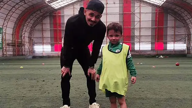 Musa ve Serdar'dan miniklere ziyaret 