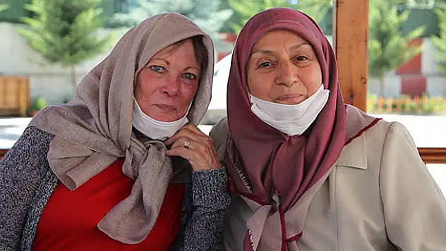 Müslüman Amerikalı emekli hemşire Konya'da yaşıyor