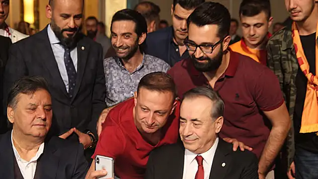 Mustafa Cengiz, Konya'da Galatasaraylı taraftarlarla buluştu