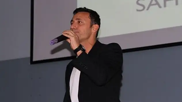 Mustafa Sandal'dan o isme sert tepki!