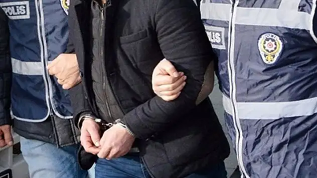 Müşteri gibi geldiği kuyumcudan bilezik alıp kaçan zanlı tutuklandı