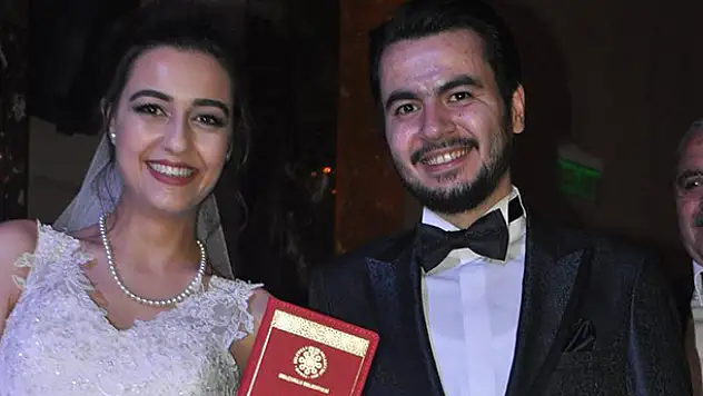 Mutluluklar İsmet Çelik