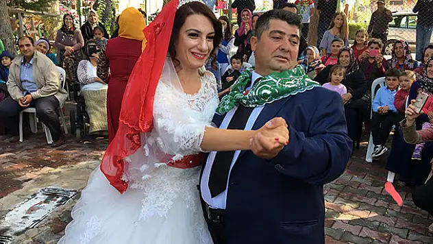 Mutlulukları engel tanımadı