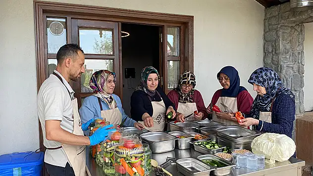 Müze Meram Yemek Atölyesinde sonbahar, kış hazırlıkları yapıldı
