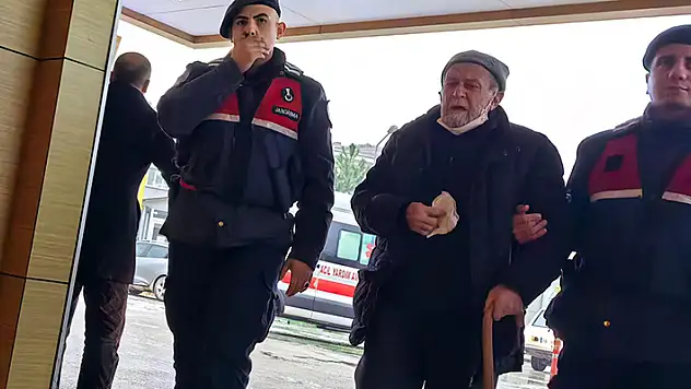 Nafaka ödemediği için 81 yaşında cezaevine girdi, gözyaşlarını tutamadı

