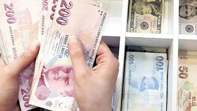 Nakit sıkıntısı yaşayan emekliye faizsiz para