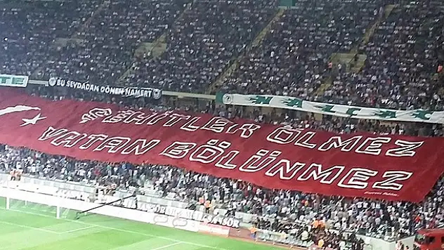 Nalçacı'dan anlamlı pankart