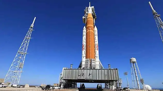 NASA, Ay'a dönüş programı 'Artemis II'nin fırlatılmasını roket sistemindeki aksaklık nedeniyle erteledi