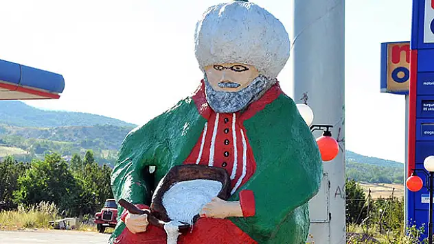Nasreddin Hoca heykeline tepki