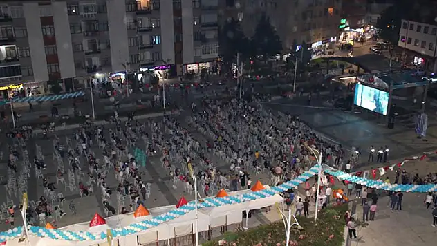 Nasreddin Hoca Şenliğinde açık hava sinemasına yoğun ilgi
