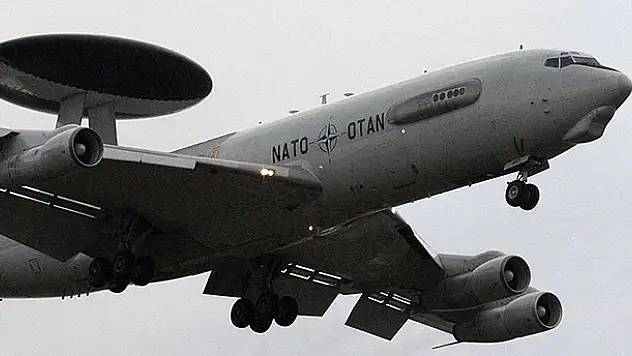 NATO Genel Sekreteri Stoltenberg: DAEŞ ile mücadelede NATO uçakları Türkiye hava sahasında uçacak