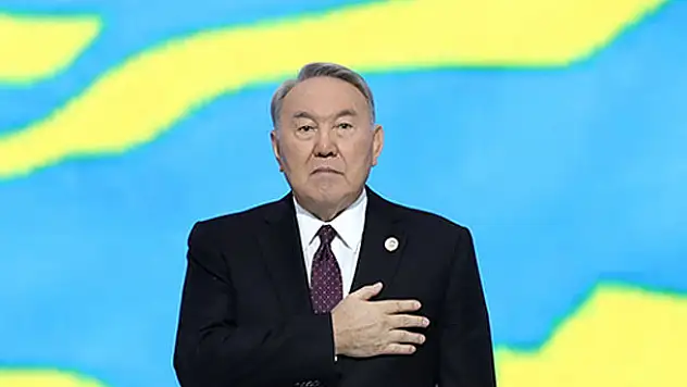 Nazarbayev istifa etti