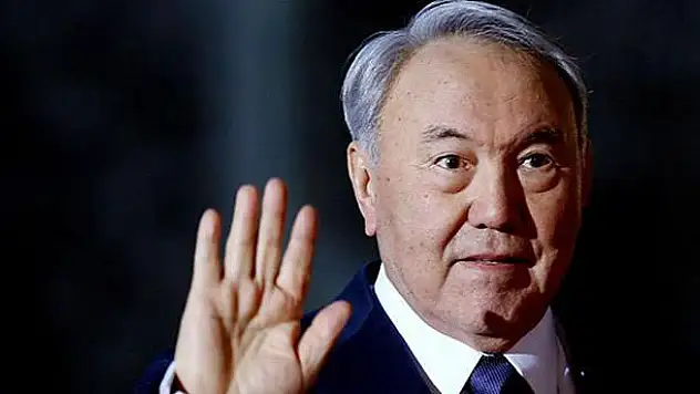 Nazarbayev yeniden devlet başkanı seçildi