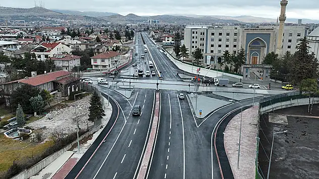 Necmettin Erbakan Caddesi'nin bir etabı daha hizmet vermeye başladı 