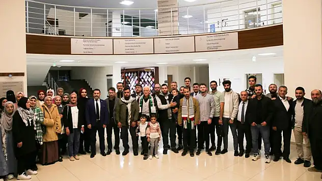 Necmettin Erbakan Üniversitesi Rektörü Zorlu, Filistinli öğrencilerle buluştu