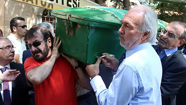 Nejat Özturan, son yolculuğuna uğurlandı