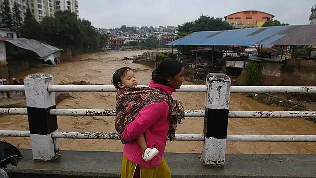 Nepal'deki heyelan ve sellerde 100 kişi hayatını kaybetti
