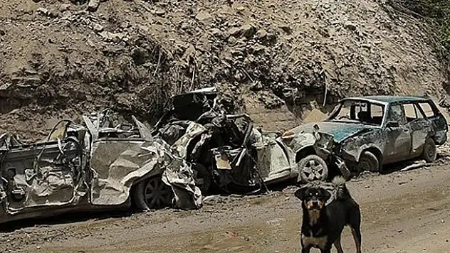 Nepal depreminin izleri ilk günkü gibi duruyor