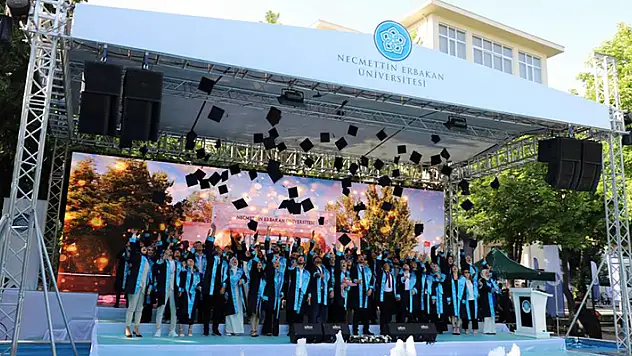NEÜ, birincilerini 'Mezuniyet ve Geleceğe Mesaj Töreni' ile uğurladı
