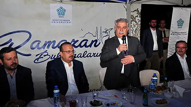 NEÜ'de geleneksel iftar programı