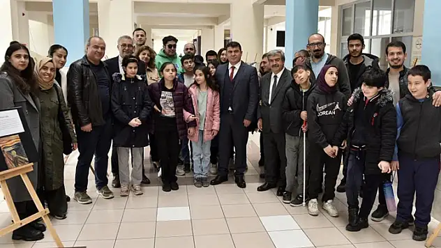 NEÜ'de görme engelli öğrenciler için Dokunsal Sanat Sergisi
