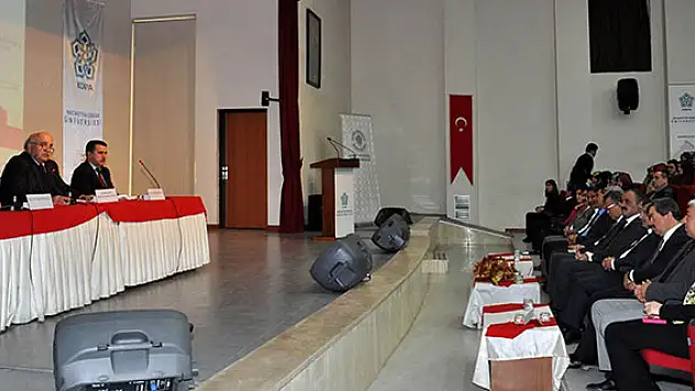 NEÜ'de Mehmet Akif Ersoy anıldı