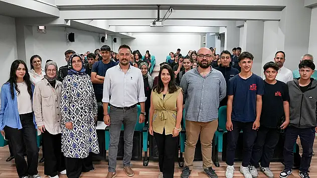 NEÜ'den liseli gençler için anlamlı etkinlik