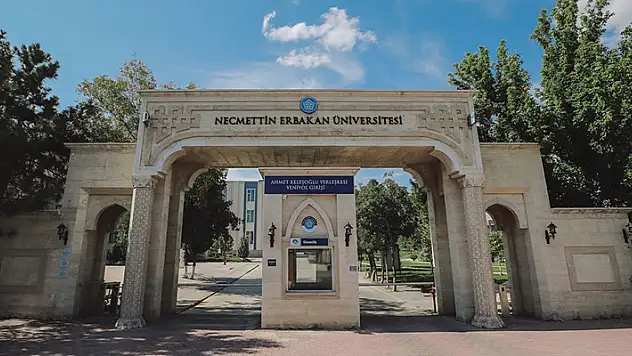 NEÜ'den seyreltilmiş eğitim kararı: Sağlık alanındaki programlar istisna tutuldu