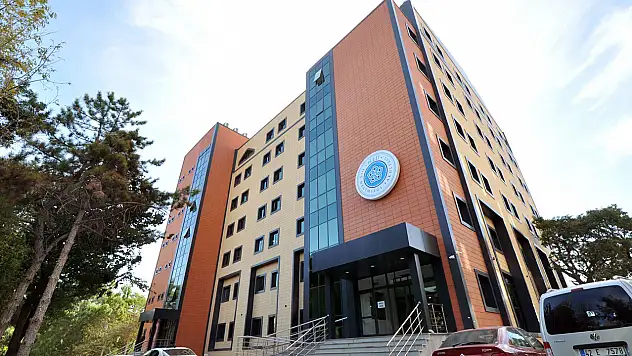 NEÜ Diş Hekimliğinden uluslararası başarı