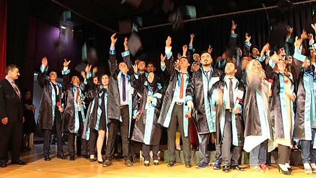 NEÜ Ereğli Yerleşkesinde Mezuniyet Heyecanı