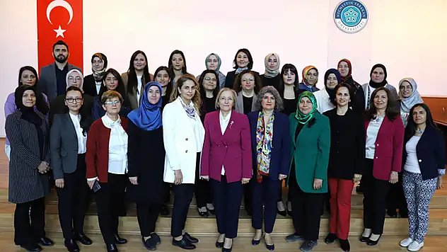 NEÜ Hemşirelik Fakültesi'nden akreditasyon başarısı