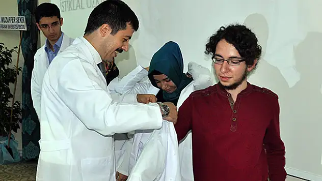 NEÜ Meram Tıp Fakültesinde Beyaz Önlük Giydirme Töreni