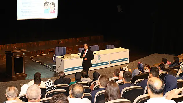 NEÜ mutlu evliliğin sırrını açıkladı