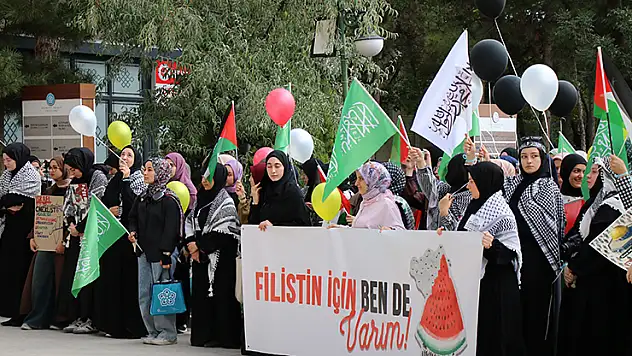 NEÜ Öğrencileri, Gazze İçin Tek Yürek Oldu