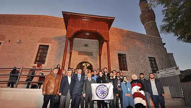NEÜ öğrencileri Selçuklu sultanlarını andı