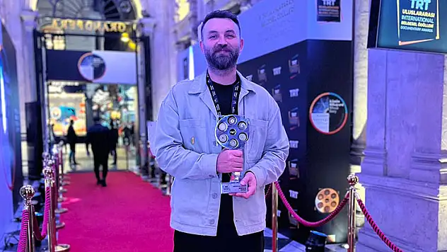 NEÜ öğretim görevlisine TRT'de ödül