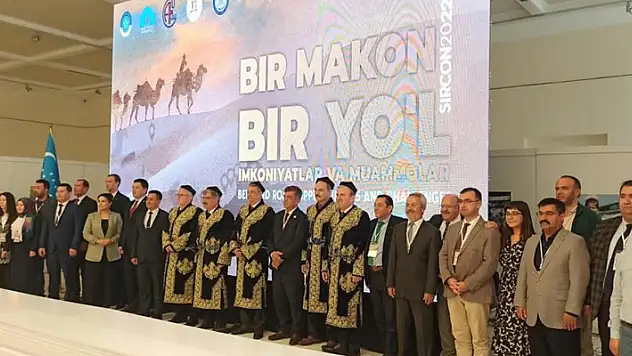 NEÜ, Özbekistan'da uluslararası kongre gerçekleştirerek iş birliklerine imza attı
