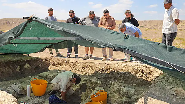 NEÜ Rektör Yardımcıları Lystra Antik Kenti'nde incelemelerde bulundu