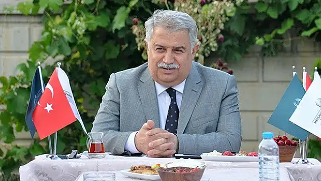 NEÜ Rektörü Muzaffer Şeker Çarşamba Söyleşilerinin Konuğu Oldu