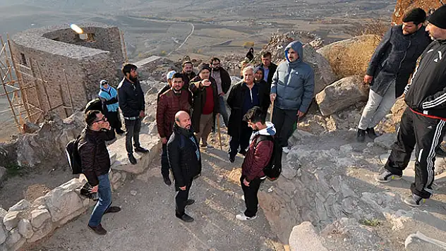 NEÜ Rektörü Şeker: 'Gevale Kalesi tarihi bir miras'