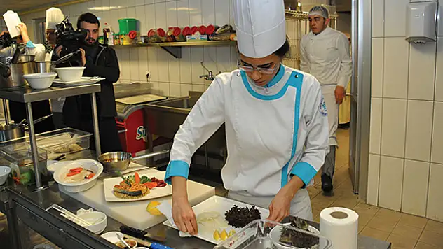 NEÜ Turizm Fakültesi Öğrencilerinin Farklı Final Heyecanı