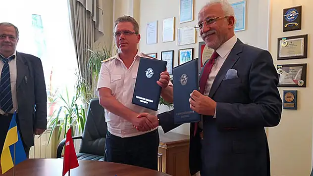 NEÜ, Ukrayna'da 2 üniversite ile protokol imzaladı