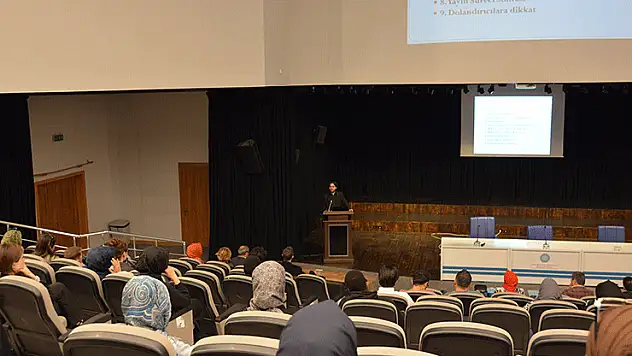 NEÜ'de akademik yayıncılığın altın kuralları anlatıldı