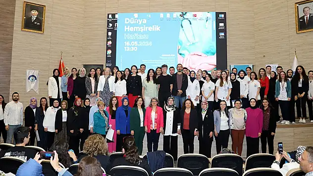NEÜ'de Dünya Hemşirelik Haftası törenle kutlandı
